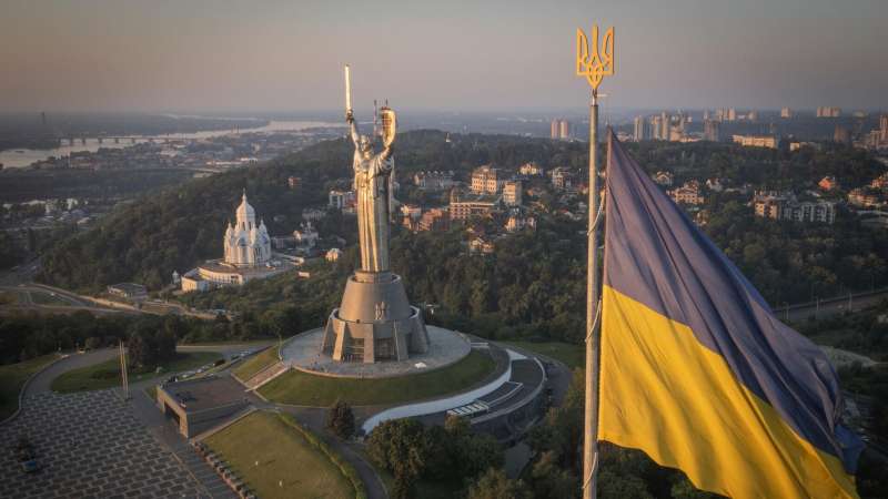 В Киевской области прогремели взрывы, сообщили СМИ