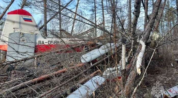 Один человек погиб при аварийной посадке самолета Ан-3 в Якутии