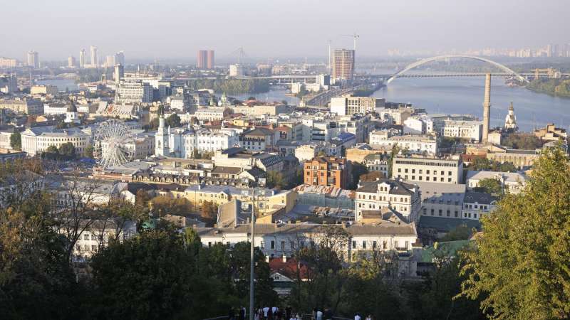 В Киеве прогремели взрывы, сообщили СМИ