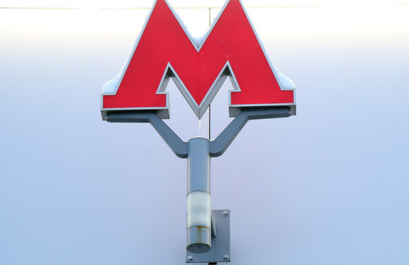 Мужчина сломал нос девушке в московском метро из-за отказа